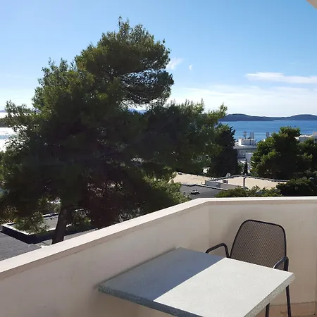 And Rogosic Lägenhet