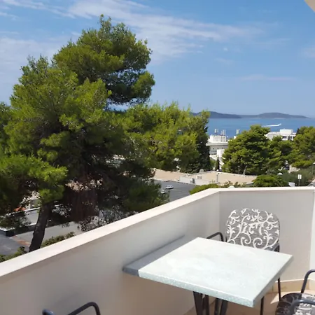 Apartment And Rogosic *