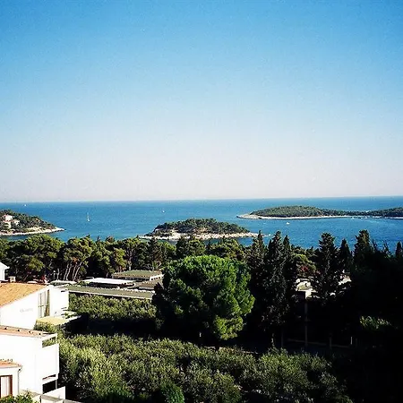 And Rogosic Apartment *