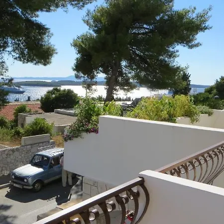 And Rogosic Apartment *