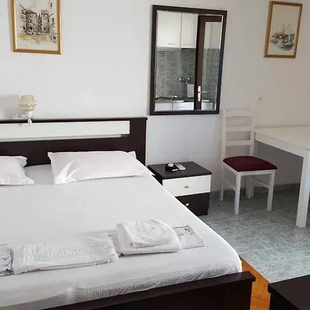 And Rogosic Lägenhet *