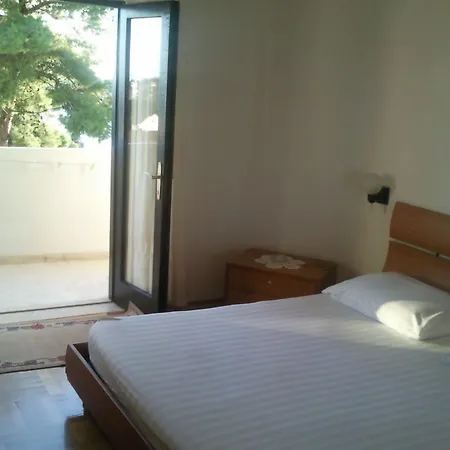 Apartment And Rogosic Hvar Town