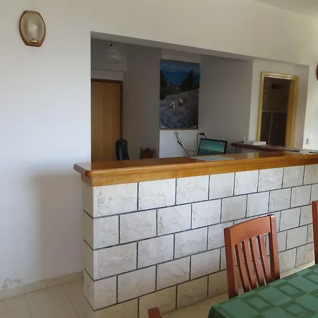 And Rogosic Apartment Hvar Town
