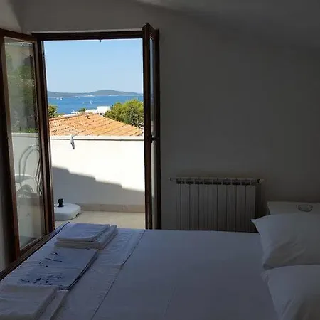 And Rogosic Apartment Hvar Town