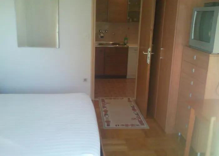 Appartamento And Rogosic *