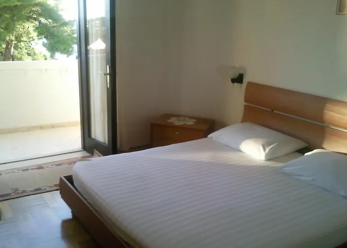 Apartment And Rogosic *