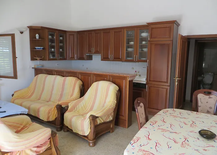 And Rogosic Apartment Hvar Town