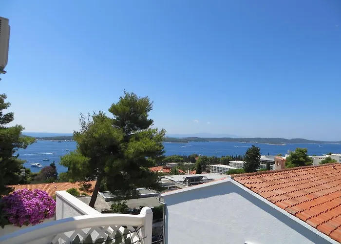 Apartament And Rogosic