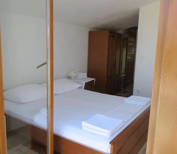 And Rogosic Apartment Hvar Town